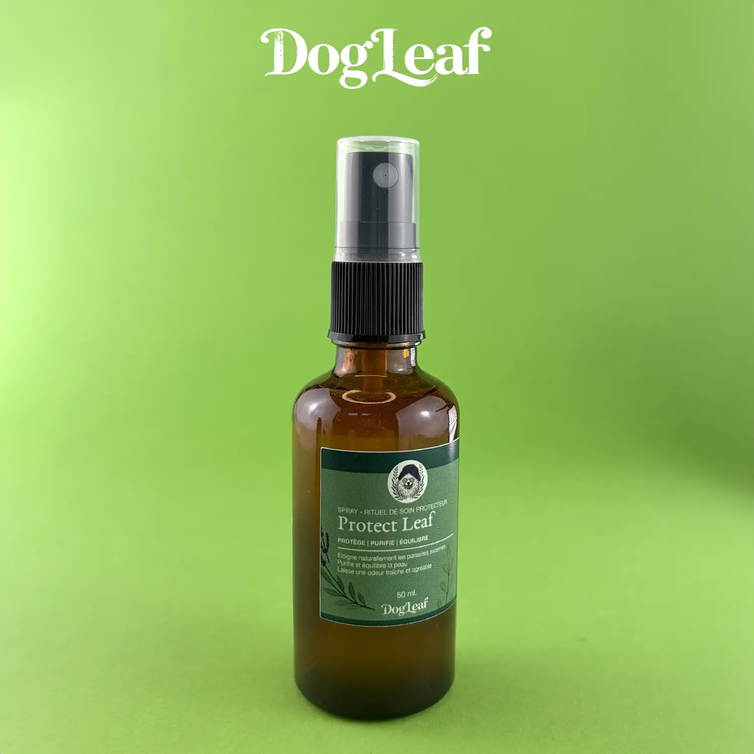 Spray Protecteur, Répulsif Naturel pour Chien. Spray Protect Leaf sur fond vert
